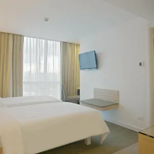 3* מלון St Giles Makati
